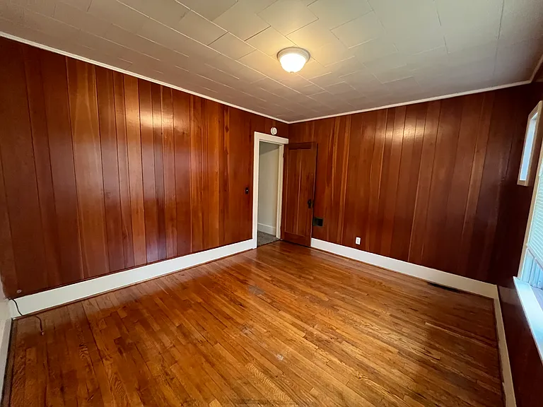 51 Middlesex Rd — Photo 24