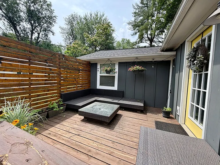 320 1/2 Meade Ave — Photo 4