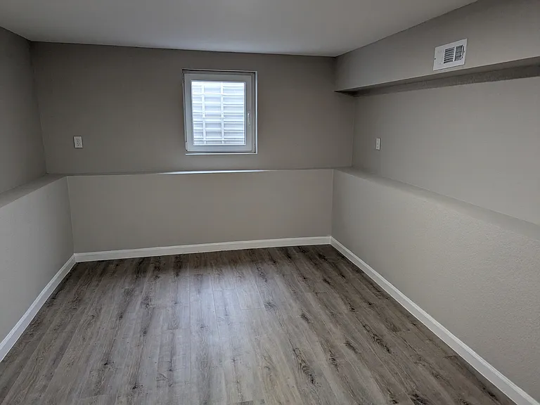 4886 S Logan St #2 — Photo 14