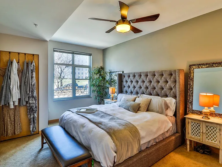309 W Washington Ave #215 — Photo 8