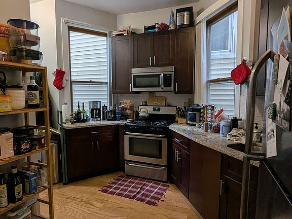 5th image of 3045 N Clifton Ave #2F