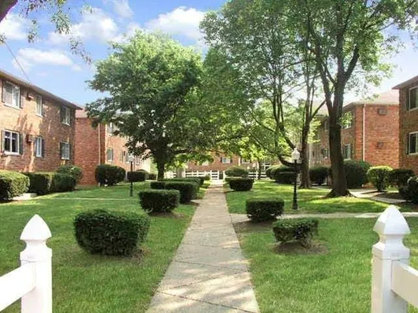 Magnolia Pointe Apartments, 484 Old State Route 74 #474-302, Cincinnati, OH 45244