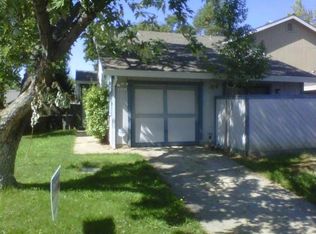 9403 Aizenberg Cir, Elk Grove, CA 95624