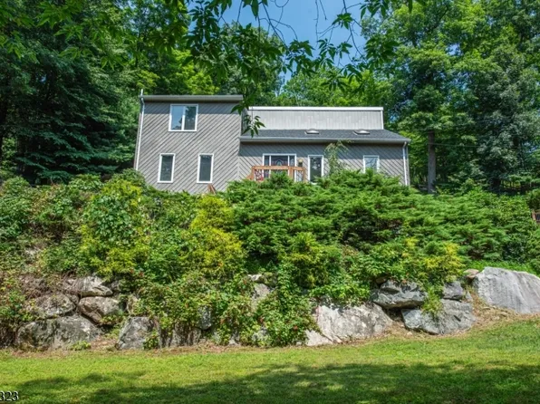 57 Magee Rd, Ringwood Boro, NJ 07456