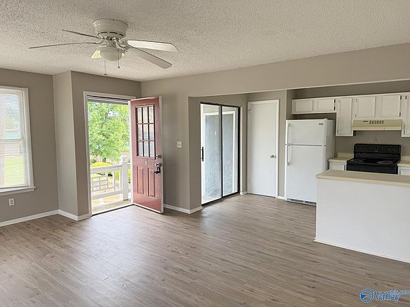 4th image of 3929 Highridge Dr SW