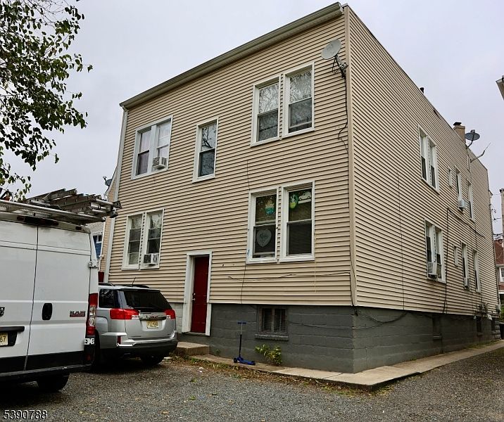 2nd image of 92 Riggs Pl