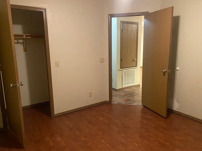 502 Shady Grove Rd #9 — Photo 2