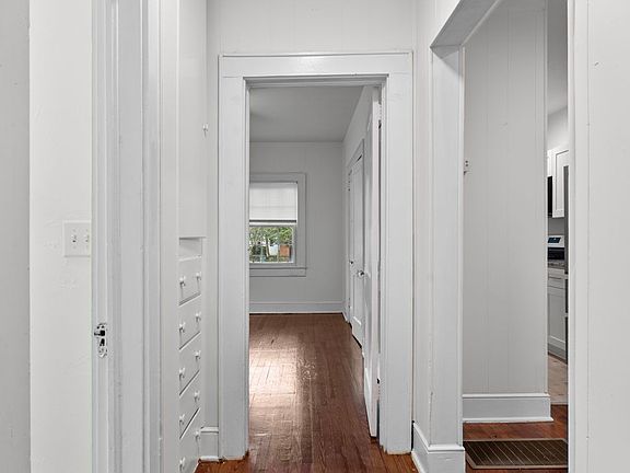 4th image of 557 Beverly Ct #5