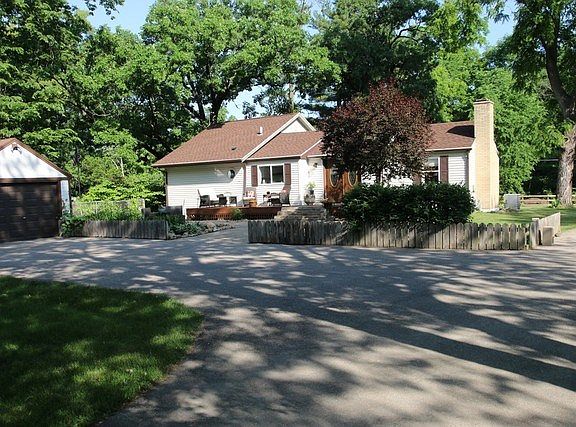 2nd image of 5272 Glen Dr
