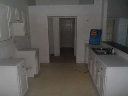 3rd image of 1724 Crestfield Ln
