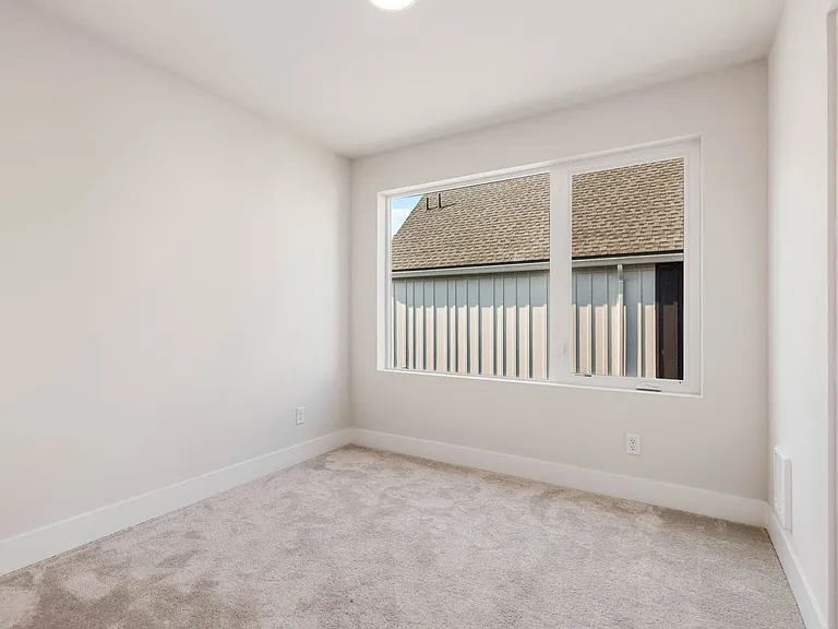 13335 Greenwood Ave N #D — Photo 18