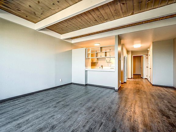 4th image of 821 Burnett Ave #4