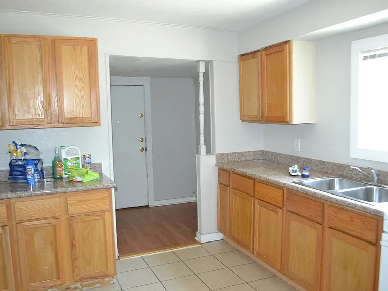 1301 Bernard St — Photo 3