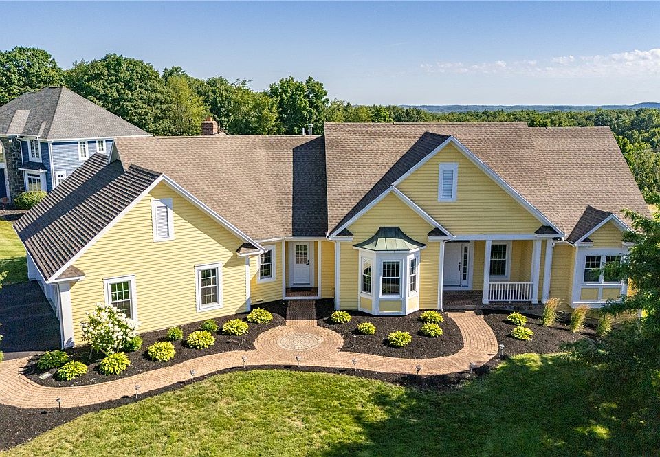 1st image of 22 Cobblecreek Rd