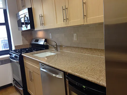 Rented by Stonehenge NYC LLC | media 10