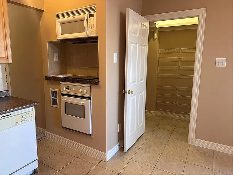 4110 Woodhead St — Photo 13