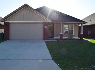 949 John Deere Ln, Cantonment, FL 32533