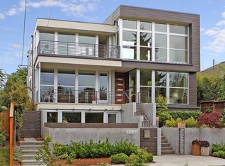 4044 33rd Ave W, Seattle, WA 98199