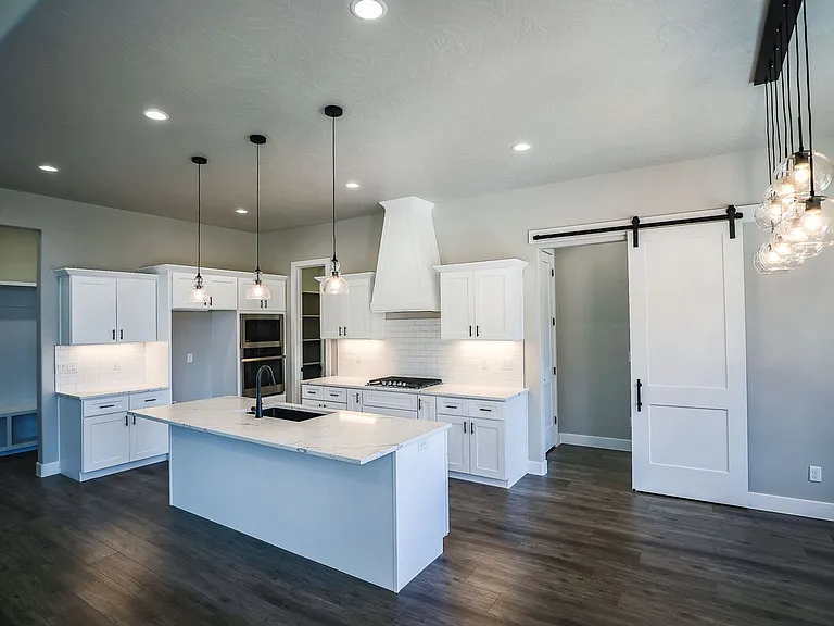 1855 W 740 South Cir — Photo 10