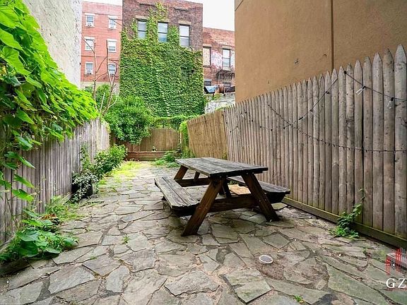 5th image of 27 Spencer Pl #5A