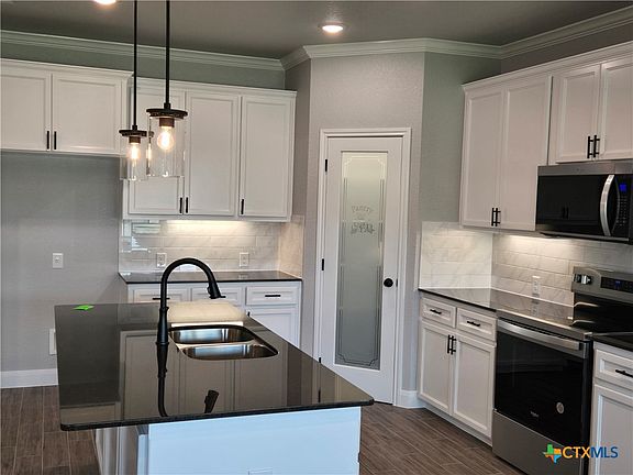 3rd image of 2078 Mercer St