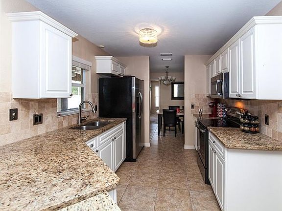 2nd image of 2933 Crittendon St