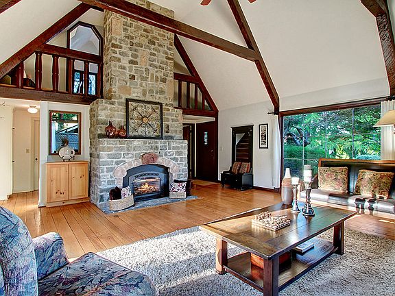 3rd image of 1517 Magnolia Way W