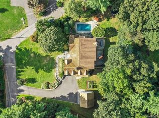 1 Country Ln, Westport, CT 06880