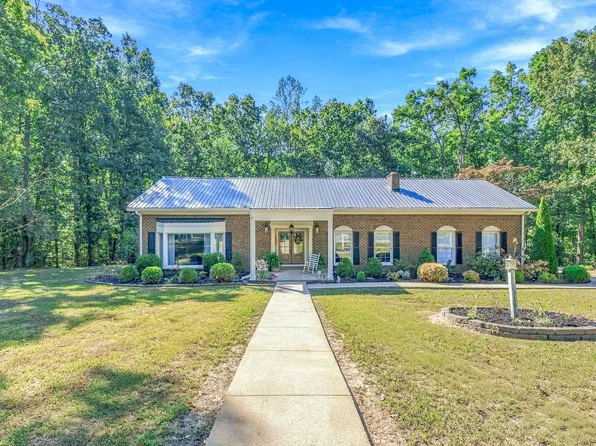 222 Harlan St, Hohenwald, TN 38462