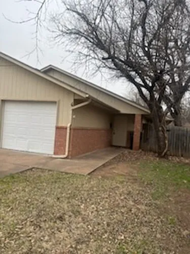 1609 NW Bell Ave #A Photo 1