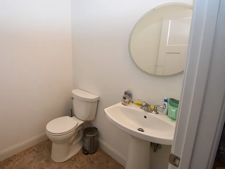 501 Old Village Cir — Photo 10