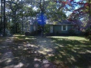 55 Narrow Ln, Charlestown, RI 02813