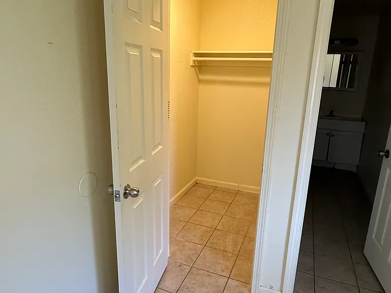 965 Atwater Blvd #I — Photo 7