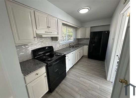 3rd image of 801 6th St