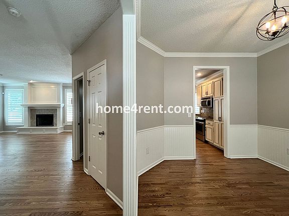 5th image of 14068 W 147th Pl