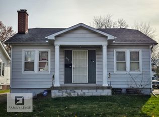 879 W Cushing St, Decatur, IL 62526