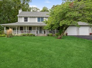 10437 Country Ln, Beach Park, IL