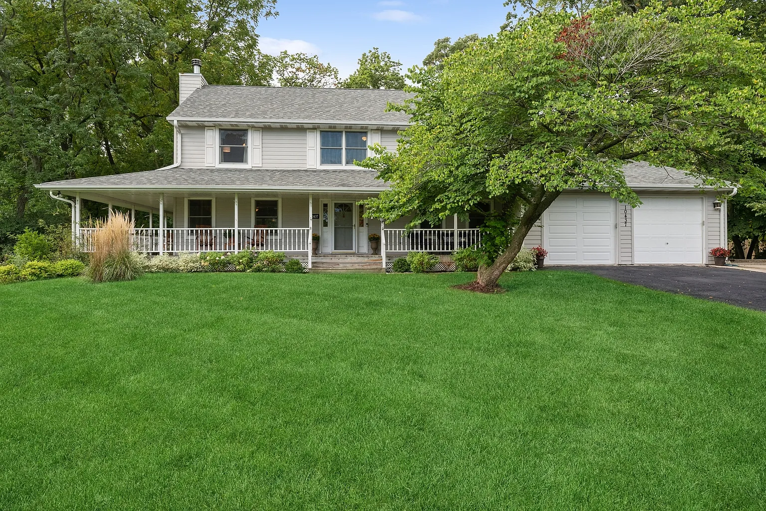 10437 Country Ln photo 1