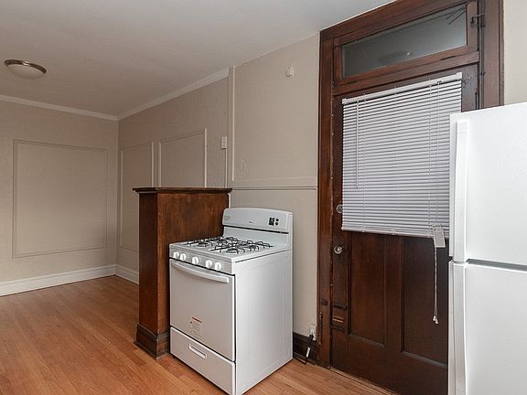5th image of 4545 W Barry Ave #3
