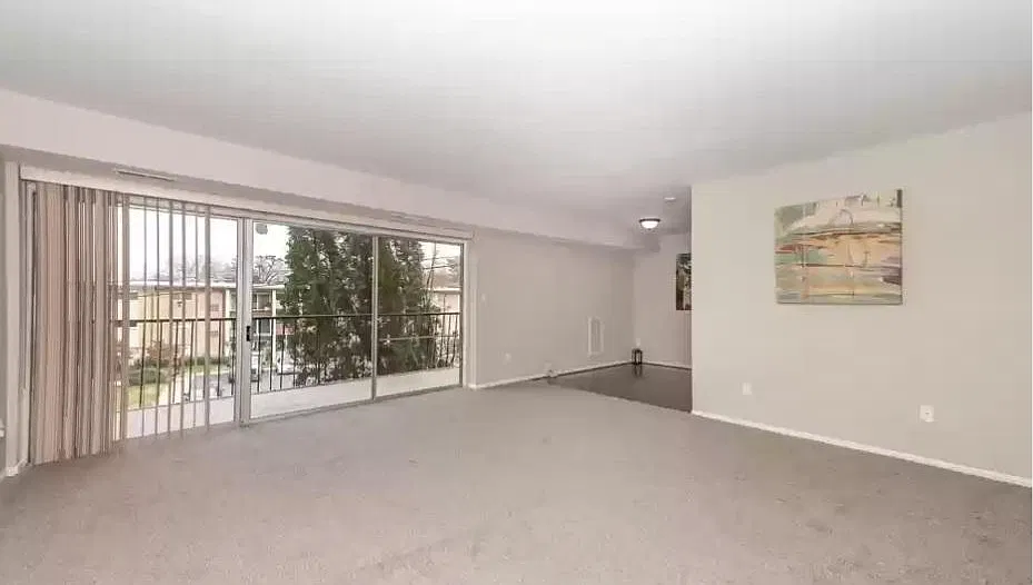 5546 Karen Elaine Dr — Photo 1