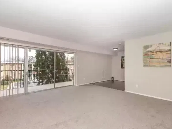 5546 Karen Elaine Dr APT 1407, Hyattsville, MD 20784