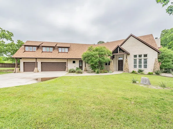 165 Oakwood Creek Ln, Weatherford, TX 76088