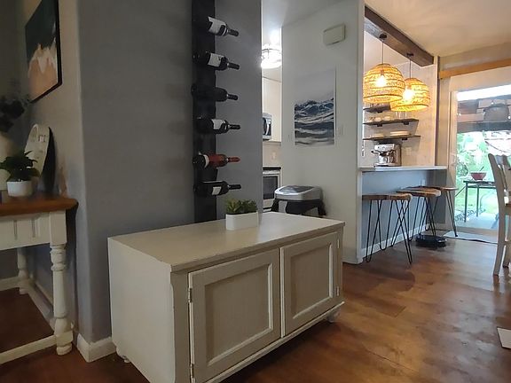 5th image of 656 Meakanu Ln APT 1605