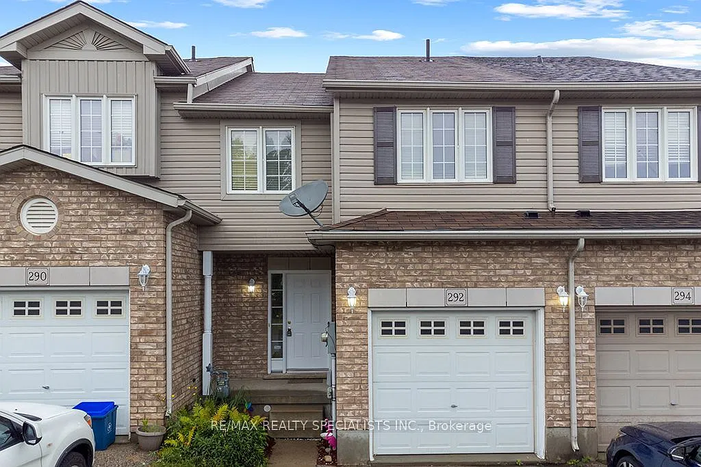 3 bed, $2,950 — Photo 2