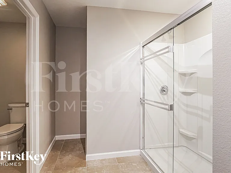 924 Ambergate St — Photo 9