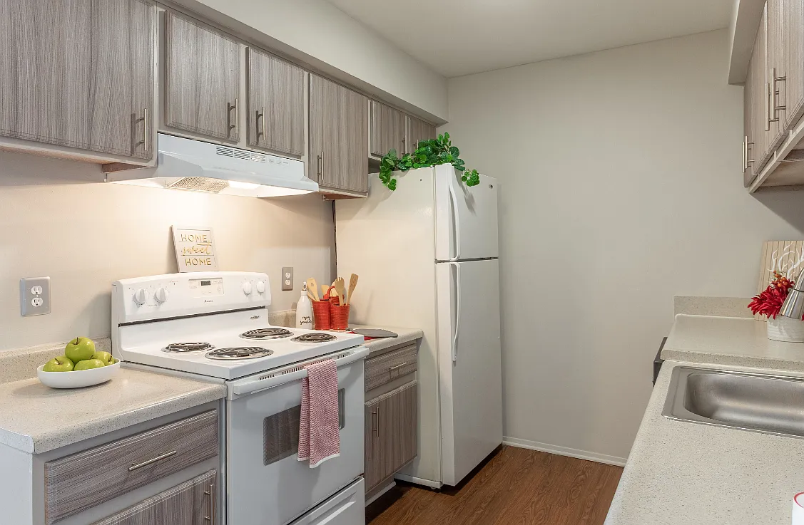 Farmington View Apartments - Farmington Hills, MI — Photo 1