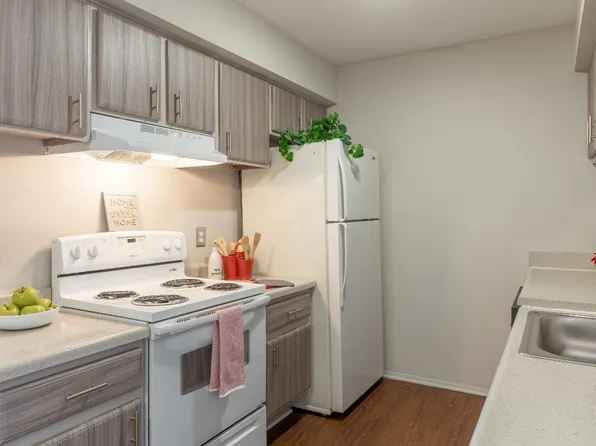 Farmington View Apartments - Farmington Hills, MI