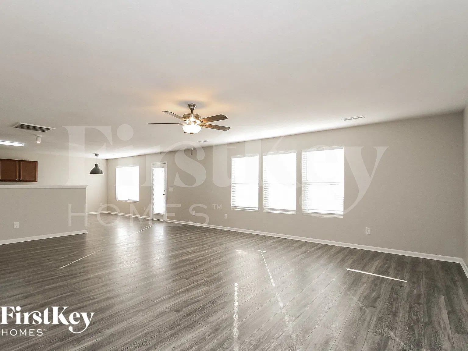 4 bed, 2.5 bath, 3012 sqft, $2,925 — Photo 3