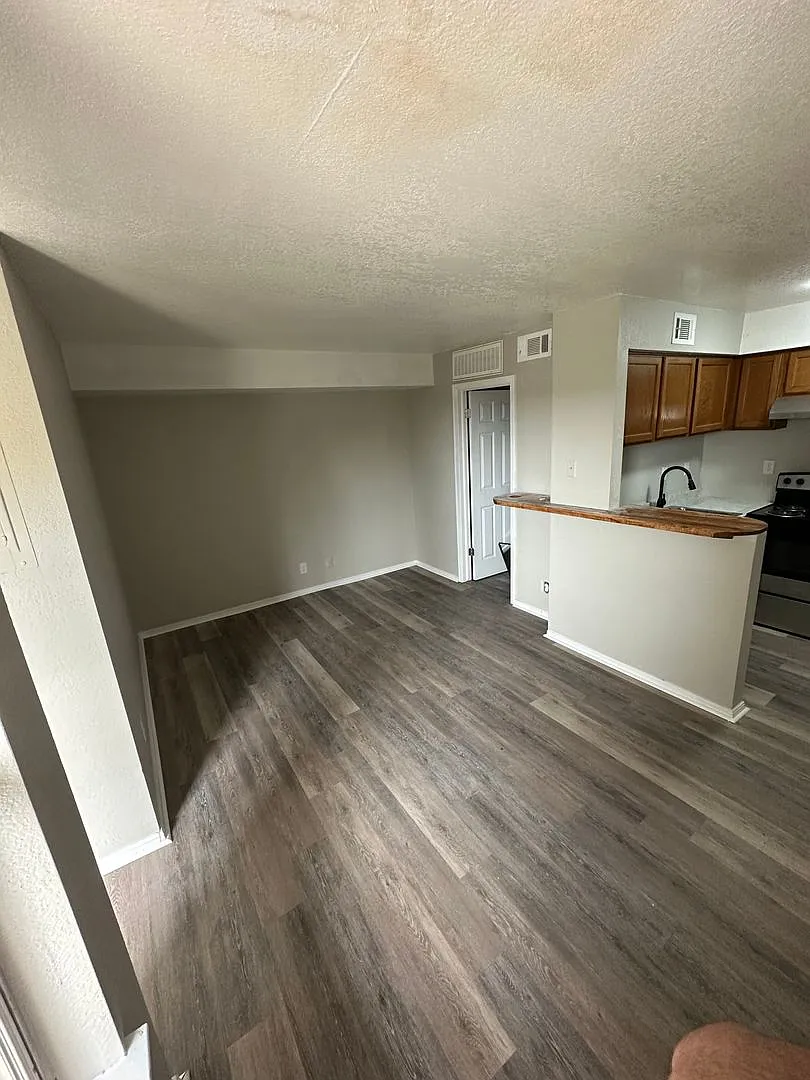 Charming Condo in the City! — Photo 4