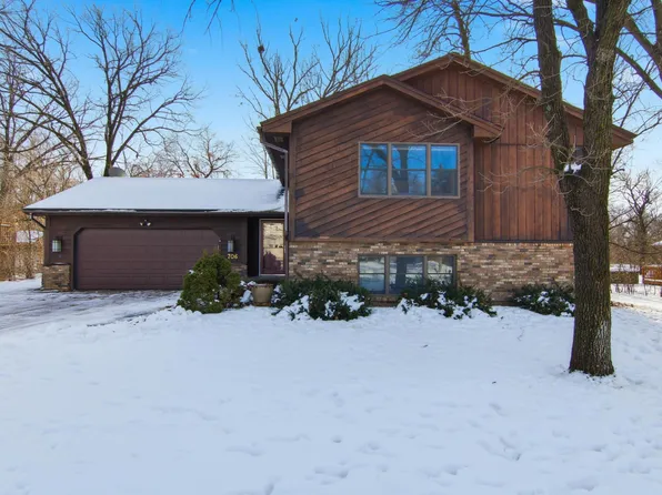 706 Fox Tree Ln N, Hudson, WI 54016